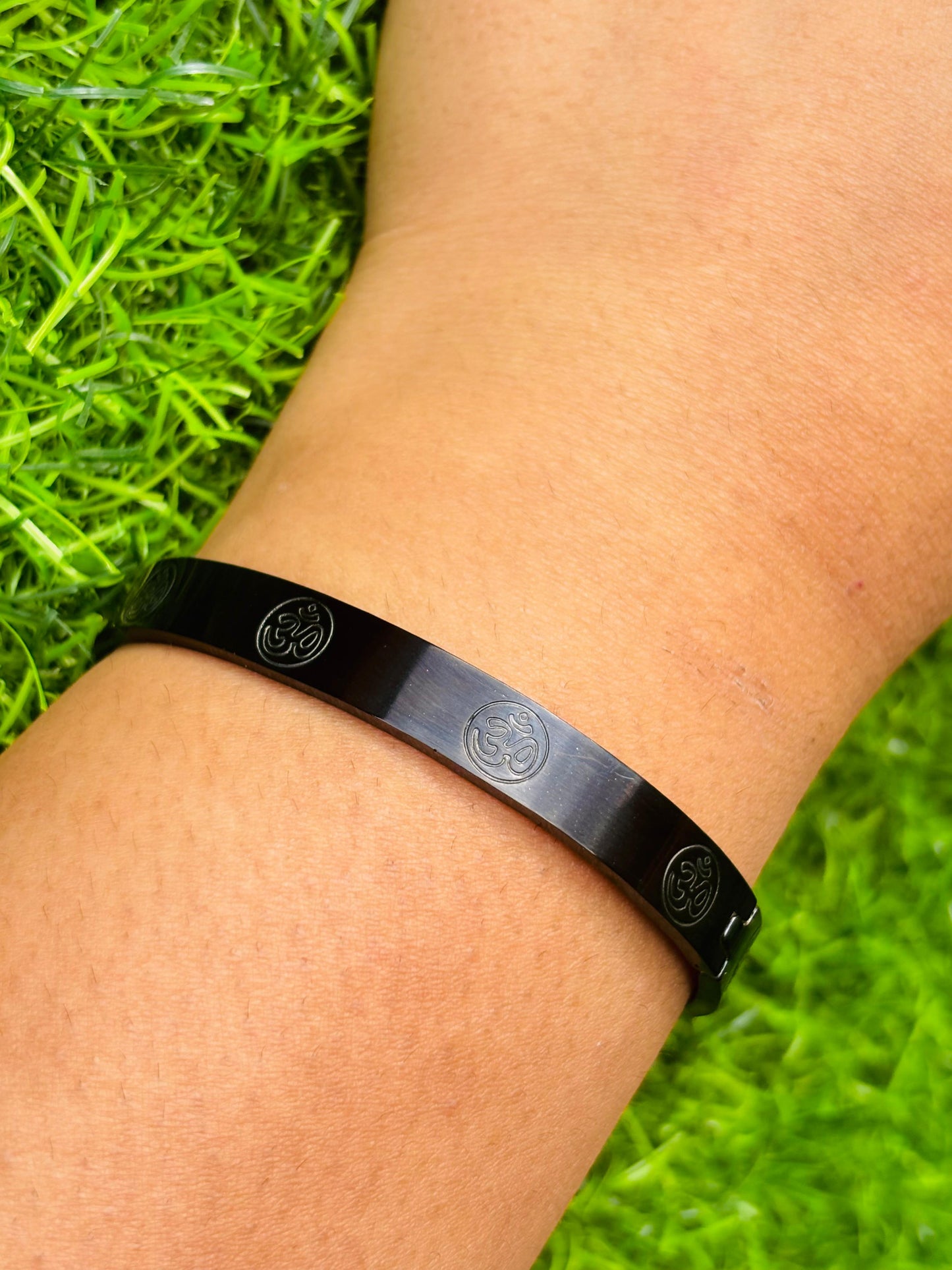 Men's Stainless Steel Aum Bracelet - Waterproof